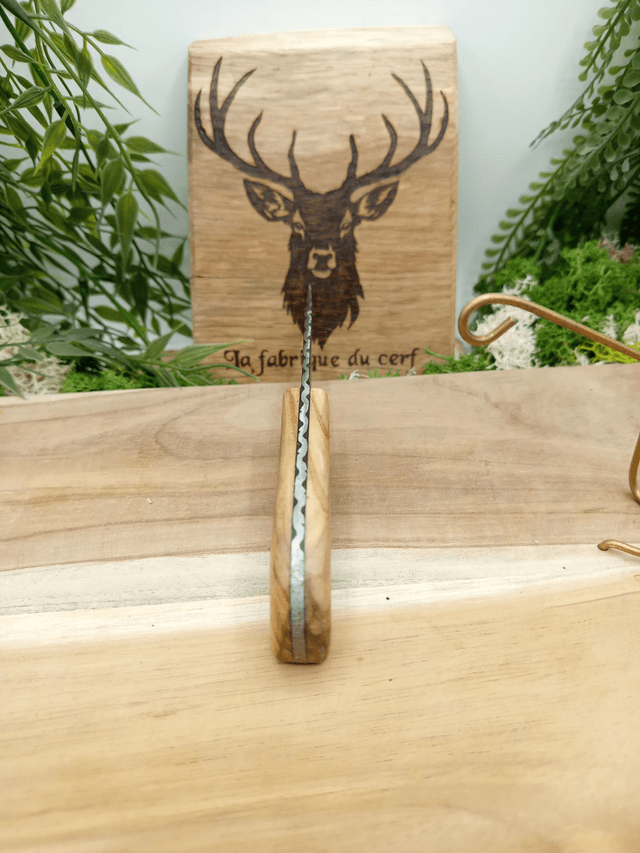 Couteau fixe artisanal – Acier T7M0 trempé & manche en bois d’olivier | La Fabrique du Cerf