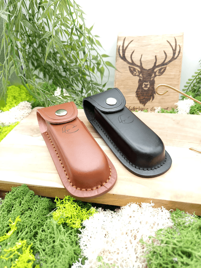 Étui en cuir – Noir ou marron, taille normale ou large | La Fabrique du Cerf