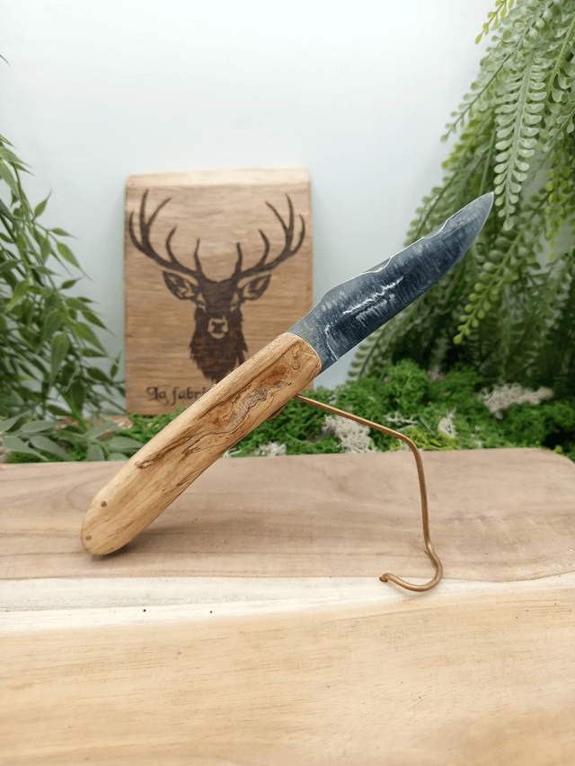 Couteau pliant artisanal “Le Cerf” – friction – lame acier inox Z40C13 – manche érable du Japon