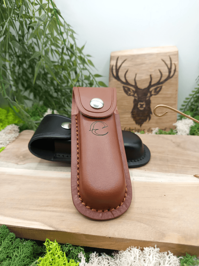 Étui en cuir – Noir ou marron, taille normale ou large | La Fabrique du Cerf